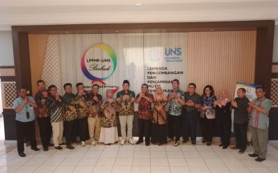 Menerima Benchmarking Universitas Islam Negeri Sayyid Ali Rahmatullah Tulungagung